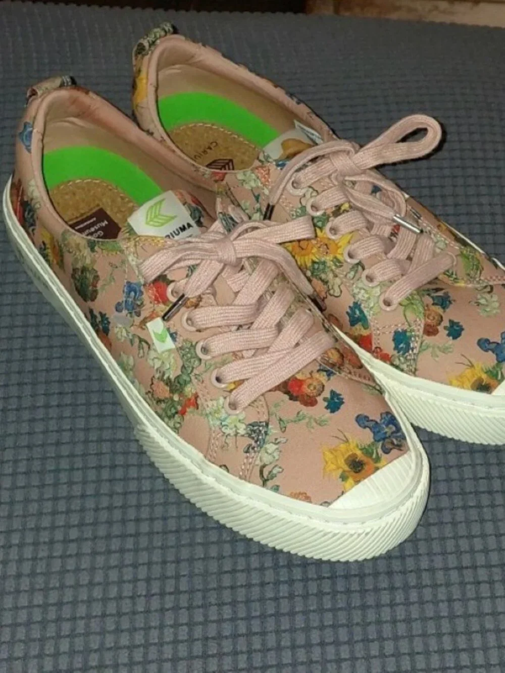 Cariuma x Van Gogh Museum OCA Low Sneakers Jubilee 50 Flower Women 11M Men 9.5M